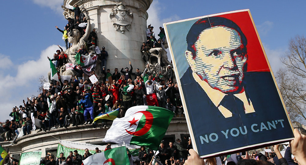 الرئاسة الجزائرية تؤكد عودة بوتفليقة للبلاد