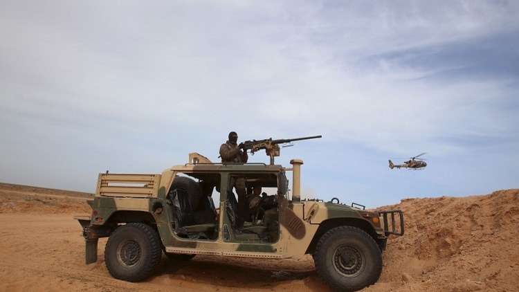 القوات التونسية تتعقب عناصر مسلحة قرب الحدود الجزائرية
