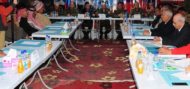 اجتماع ممثلين عن الجهات الحكومية ومركز المصالحة الروسي وشيوخ القبائل لإنهاء مأساة مخيم الركبان
