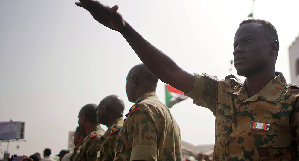 الجيش السوداني يعلن اعتقال البشير وتشكيل مجلس عسكري انتقالي لمدة عامين