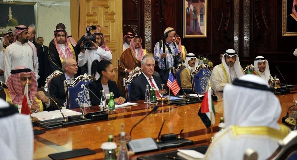 في ظل الأزمة الخليجية..."دول المقاطعة" تسعف اقتصاد قطر