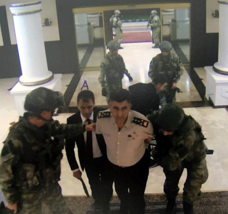 اعتقال 16 ضابطا في الجيش التركي