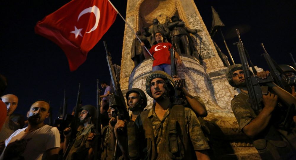 تركيا تعزل 2756 موظف من مؤسسات الدولة