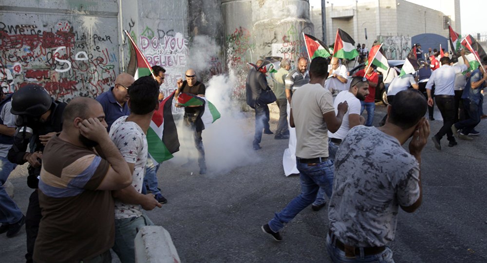 إصابة 3 فلسطينيين بالرصاص الحي في مواجهات مع الجيش "الإسرائيلي" في الخليل