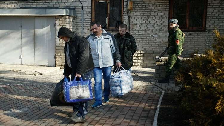 تبادل الأسرى في شرق أوكرانيا غدا الأربعاء