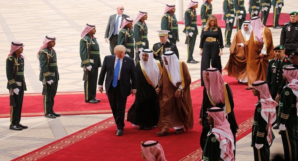 صحيفة: ترامب ألغى زيارته لبريطانيا بسبب "الاستقبال الفخم" في السعودية