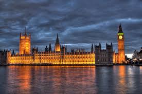 نواب بالبرلمان البريطاني يطالبون ماي بالضغط لـ"رفع الحصار" على قطر