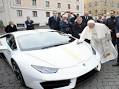 البابا يبيع سيارة لامبورجيني لبناء بيوت مسيحيين دمرها "داعش"