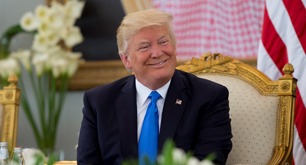 مجلة أمريكية: رجلان يغيران موقف ترامب من الأزمة الخليجية