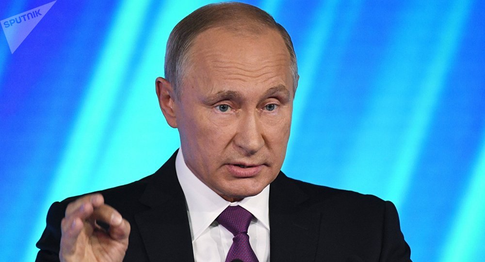بوتين أمام تجمع لمؤيديه في موسكو: في حال فزنا بالانتخابات فإن العشر سنوات القادمة ستشهد انتصارات مشرفة