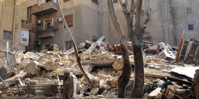 انهيار مبنى في ساحة عرنوس تم إخلاء قاطنيه منذ عشرة أيام
