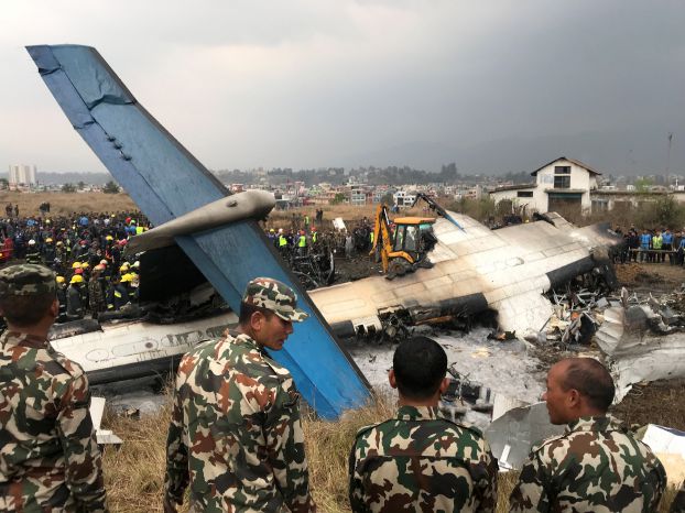 بالفيديو.. تحطم طائرة ركاب بنغلادشية في نيبال على متنها 71 شخصا