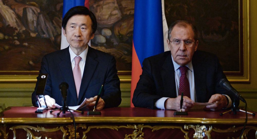سيئول وموسكو تتفقان على العمل المشترك لبحث تسوية أزمة كوريا الشمالية