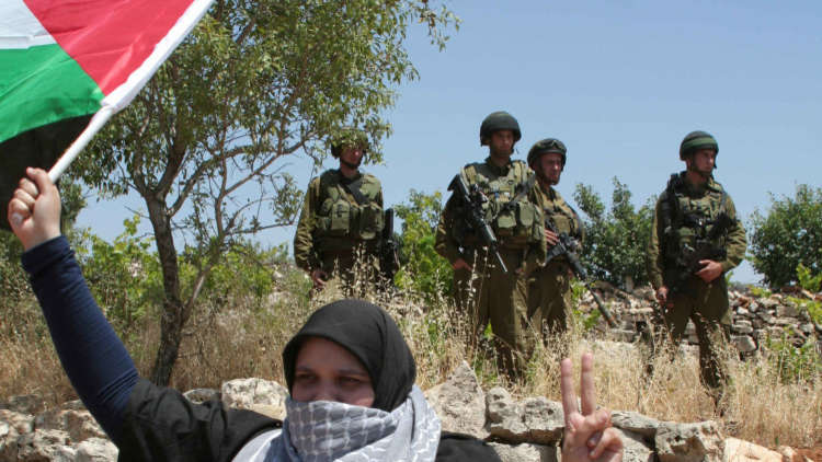 ليبرمان يطالب بمقاضاة منظمة "بتسليم" لمعارضتها إطلاق النار على الفلسطينيين