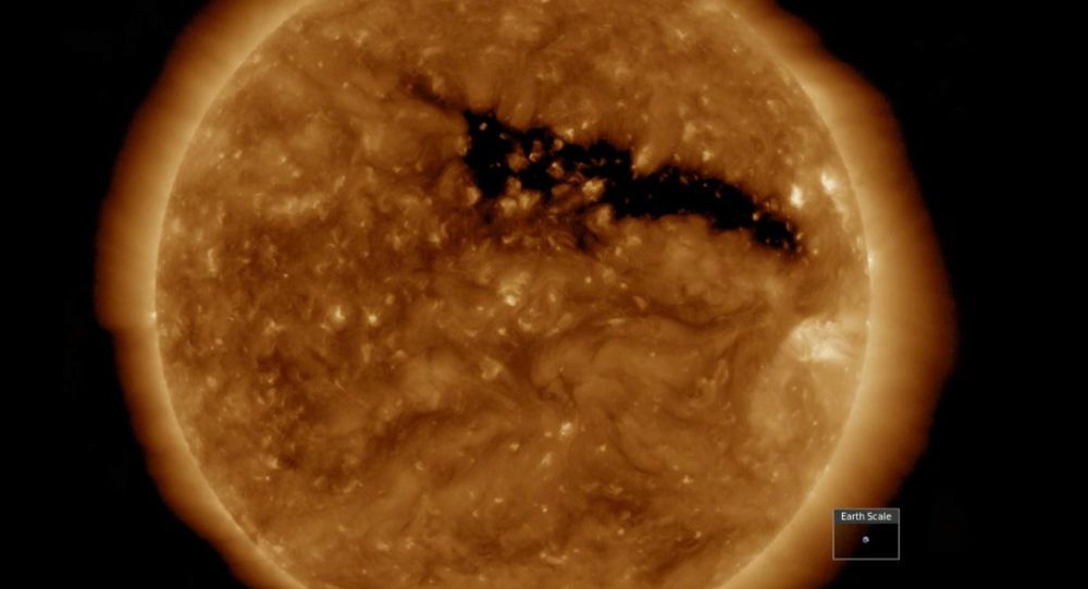  ظهور ثلاثة ثقوب إكليلية جديدة في هالة الشمس يمكن أن يغير المجال المغناطيسي للأرض