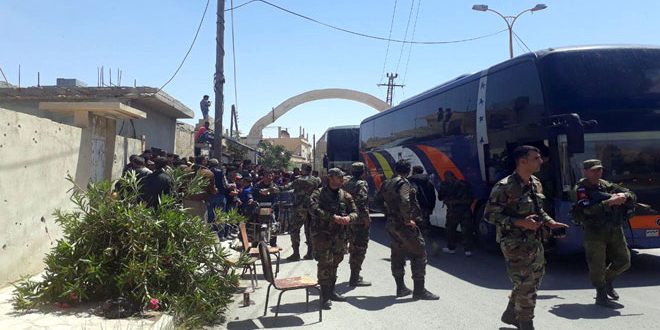 إخراج 28 حافلة من الرحيبة وجيرود والناصرية تقل مئات الإرهابيين وعائلاتهم تمهيدا لنقلهم إلى جرابلس