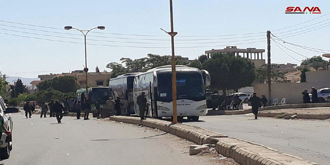 تجهيز 47 حافلة تقل المئات من الإرهابيين وعائلاتهم من منطقة القلمون تمهيدا لنقلهم إلى الشمال السوري
