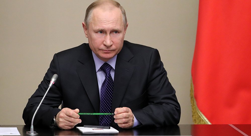 بوتين يشكر أعضاء الحكومة في اجتماع الكرملين على مواجهة تحديات "غير عادية"