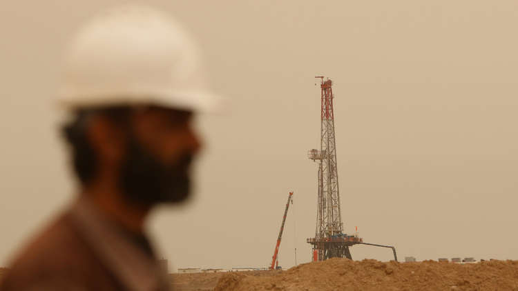 مخاوف حول إيران تدفع أسعار النفط إلى مستويات قياسية