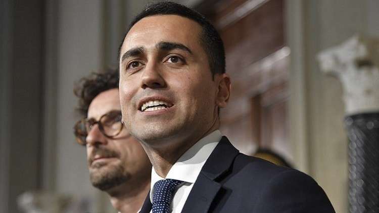 زعيم حزب إيطالي معارض يدعو أنصاره للتظاهر