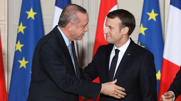 أردوغان وماكرون يبحثان الوضع في سورية ويتفقان على "تعزيز التعاون"