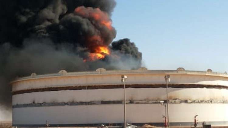 ليبيا.. احتراق مئات الآلاف من براميل النفط في ميناء راس لانوف!