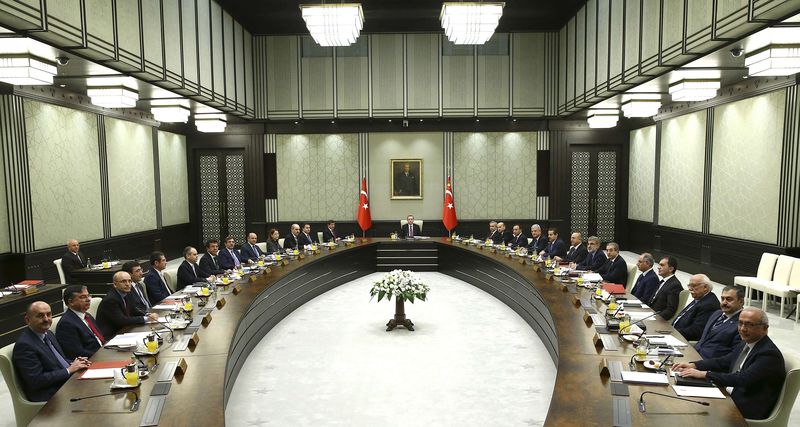 الحكومة التركية تتهم واشنطن وحلفاءها بالنفاق إزاء "داعش" في الرقة