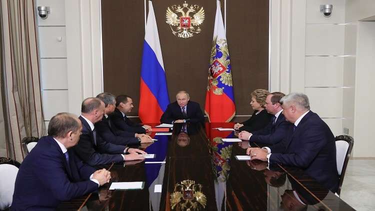 بوتين يبحث مسألة التسوية السورية مع مجلس الأمن القومي