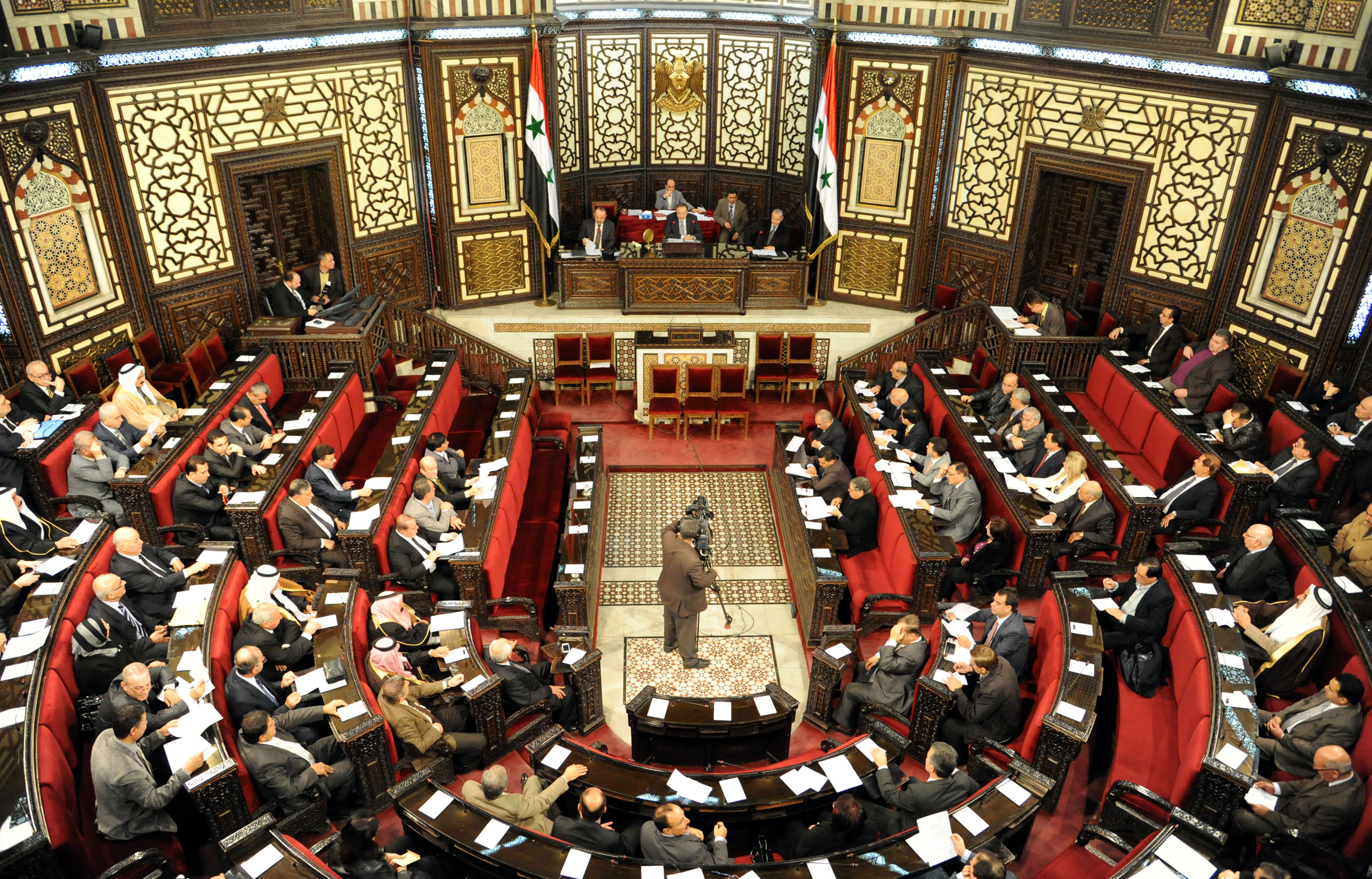 مجلس الشعب يقر قانون إعفاء مالكي العقارات المتضررة خلال الأزمة من رسوم ورخص البناء
