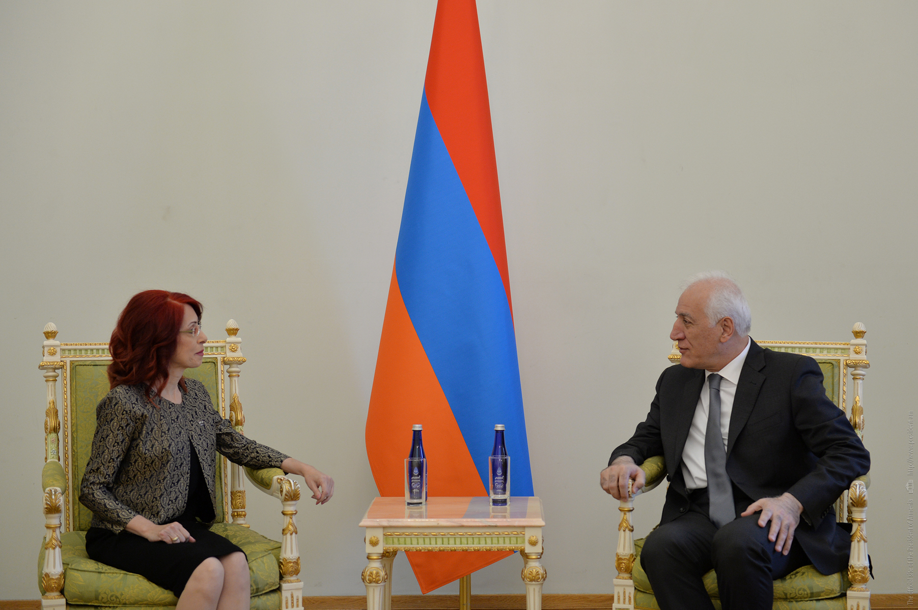 بالبروكار الدمشقي أريسيان تقدم أوراق اعتمادها للرئيس الأرميني