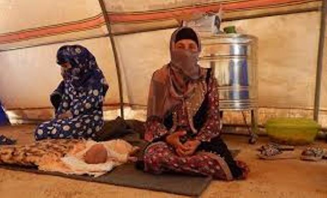 رفع سعر بيعهم في أسواق «النخاسة» إلى 20 ألف دولار … داعش يرتهن أكثر من 300 امرأة وطفل أيزيديين في الباغوز