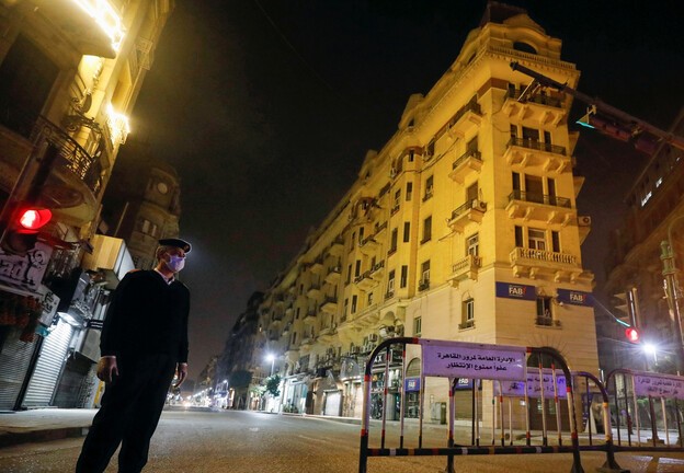 جريمة مثيرة للجدل في مصر.. ضبط شاب يمارس الجنس مع خالته وابنها يلقيه من الطابق الخامس
