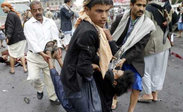 اليمن: "مقتل 73 شخصا بينهم 30 جنديا" في هجوم مسلح وتفجير انتحاري