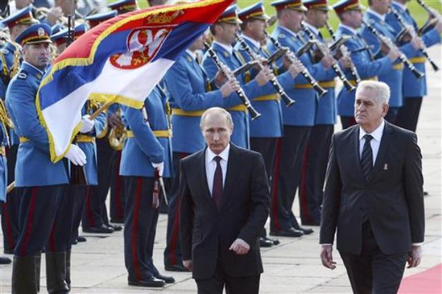 بوتين يهدد أوروبا من بلغراد بتقليص الغاز