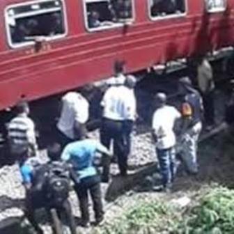 فيديو: لقطات مروعة لانتحار شاب بإلقاء نفسه أمام القطار