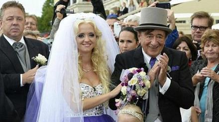 ملياردير يتزوج فتاة تصغره بـ57 عاماً