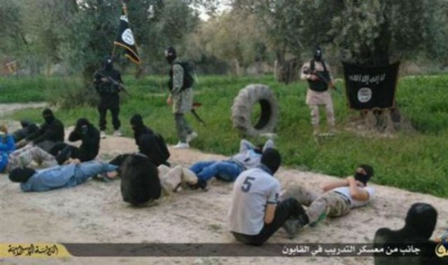 "جيش الإسلام" ينهي "داعش" في القابون وبرزة..والأخير يسيطر على قرية بريف السويداء