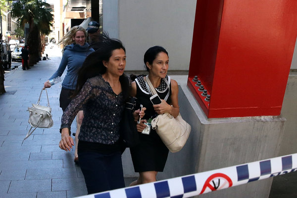 الشرطة الاسترالية تحرر الرهائن من مقهى «لينت» في سيدني