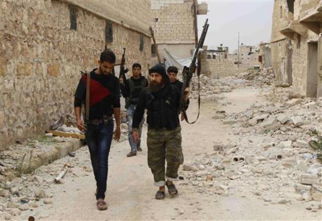 دي ميستورا يقترح حلب لـ«تجميد» الاشتباك فيها..تدفق غير مسبوق لـ«الجهاديين» على سورية