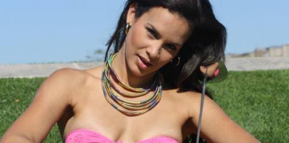وزيرة الرياضة في فنزويلا تنشر صورها عارية