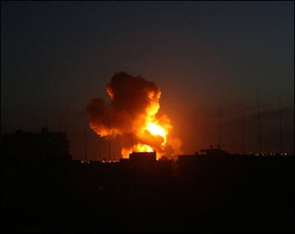 في اليوم الـ12 للعدوان.. 19 شهيداً بينهم رضيع وعشرات الجرحى في قصف مكثف على غزة