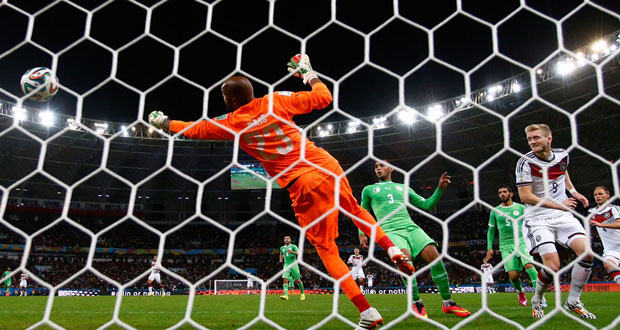 ألمانيا تتأهل إلى ربع نهائي كأس العالم بفوز صعب على الجزائر
