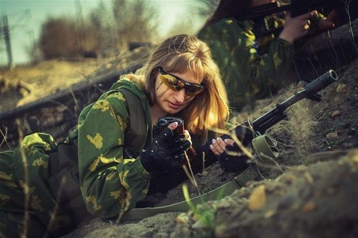 بالصور.. جميلات روسيا يؤدين الخدمة العسكرية