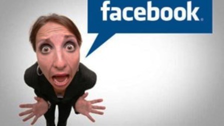  كثرة معلومات النساء في الـ«فيس بوك» دليل تعاسة! 