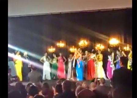 فيديو.. فضيحة في حفل إعلان ملكة جمال البرازيل