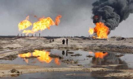 "داعش" في ورطة.. منجمها النفطي يجف ومهندسيها يفرون خارج الخلافة!