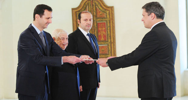الرئيس الأسد يتقبل أوراق اعتماد بونوماريف سفيرا لجمهورية بيلاروس لدى سورية