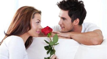 10 أشياء تريدها المرأة من الرجل في عيد الحب