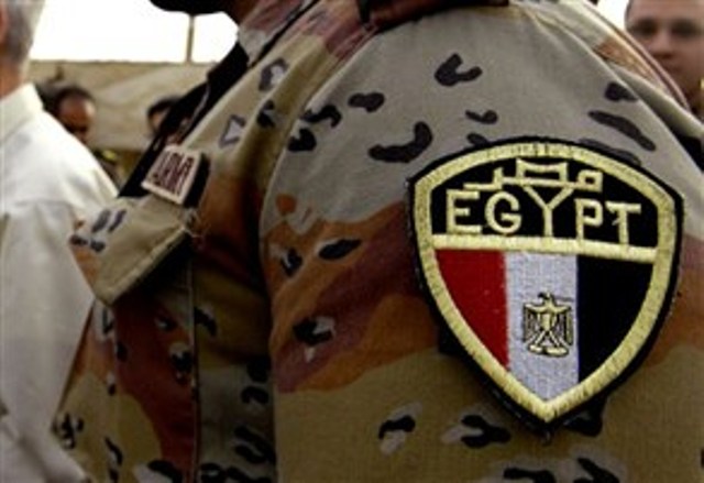 الجيش المصري يدمر 20 نفقاً ويضبط 418 متسللاً بسيناء