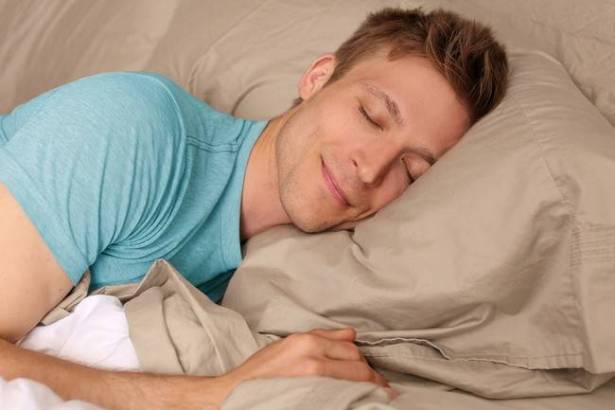لماذا نجد صعوبة في النوم عندما نكون سعداء للغاية؟